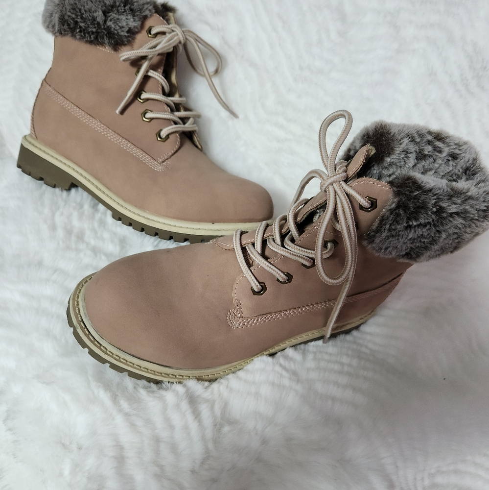 Womens boots with fur